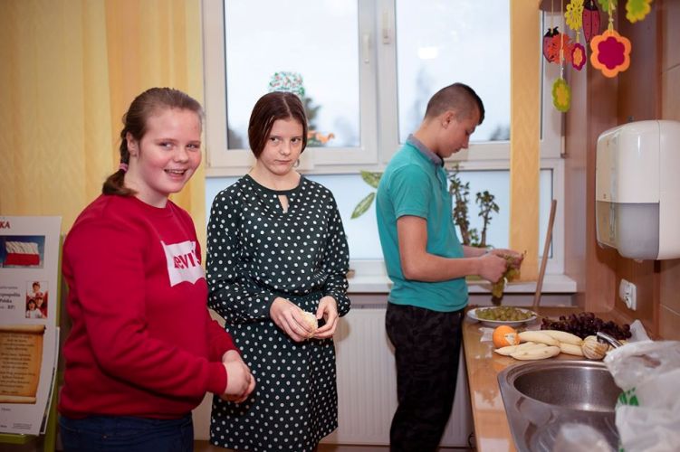 76942395 2466437633643894 4360584238685224960 o